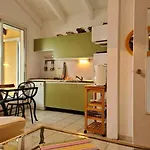 Bel Double Terrasse 아파트 르발카레스